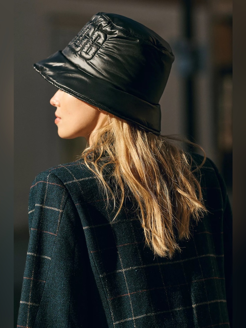 UGG NEW Quilted Logo Bucket Hat Black size L/XL Lightweight